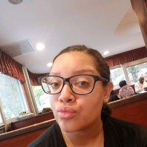 Meet your Posher, Brittney